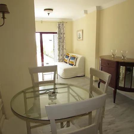 Home4holidays Apartment *