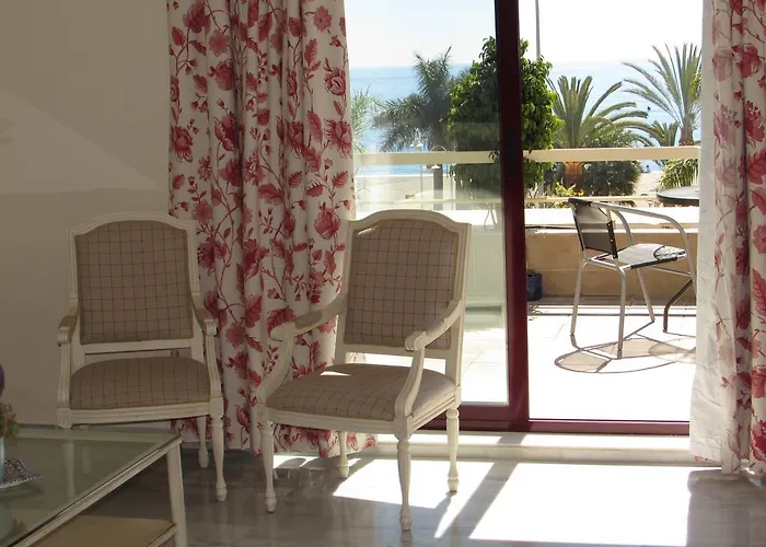 Home4holidays Apartman *