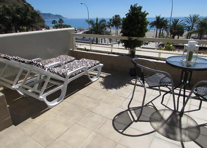 Home4holidays Apartman *