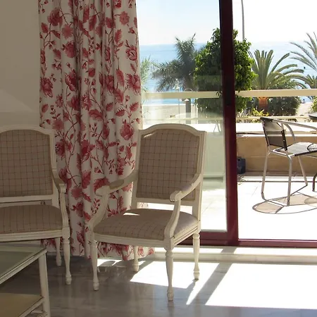 Home4holidays Apartment *